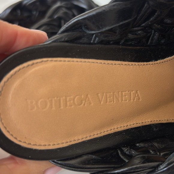 Bottega Veneta women's slides - Picture 6 of 12